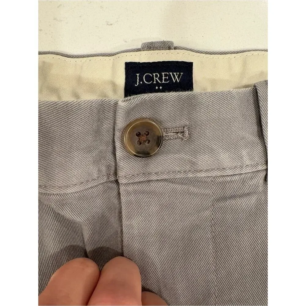 Men's J Crew Classic Gray Chino Shorts- 100% cotton. Size 29